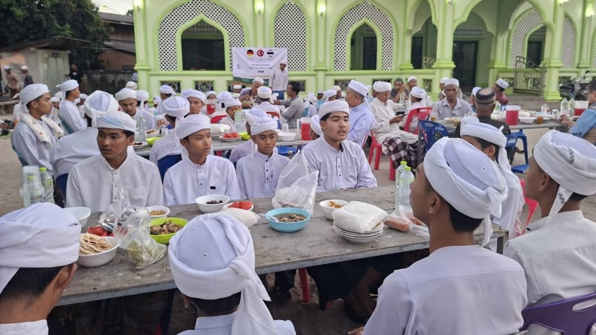 hri-iftar.jpg